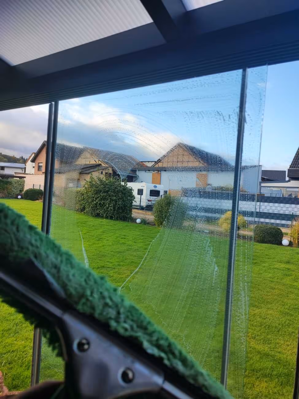 Labatzky - Pflege- & Betreuungsdienst - Hilfe bei der täglichen Reinigung